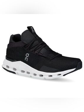 On Running Women's Cloudnova ShoeS